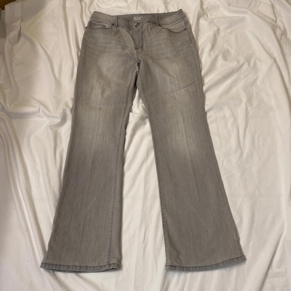 Chicos Womans Ultimate Fit 1.5 (14M) Platinum Gray Jeweled Pockets Flare Jeans